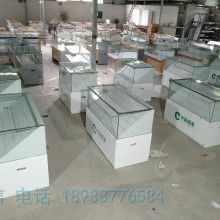  厦门市海沧鹭凯鑫包装厂 主营 彩印手工盒 喷漆高密